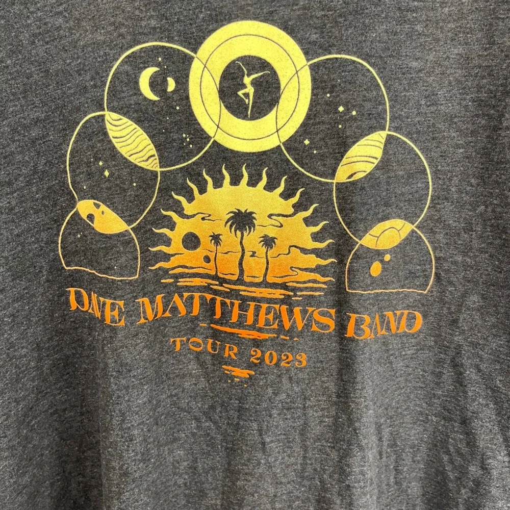 Dave Matthews Band 2023 Tour Shirt Double Sided Moon Sun Gray Size Large 22x28 - Picture 3 of 8